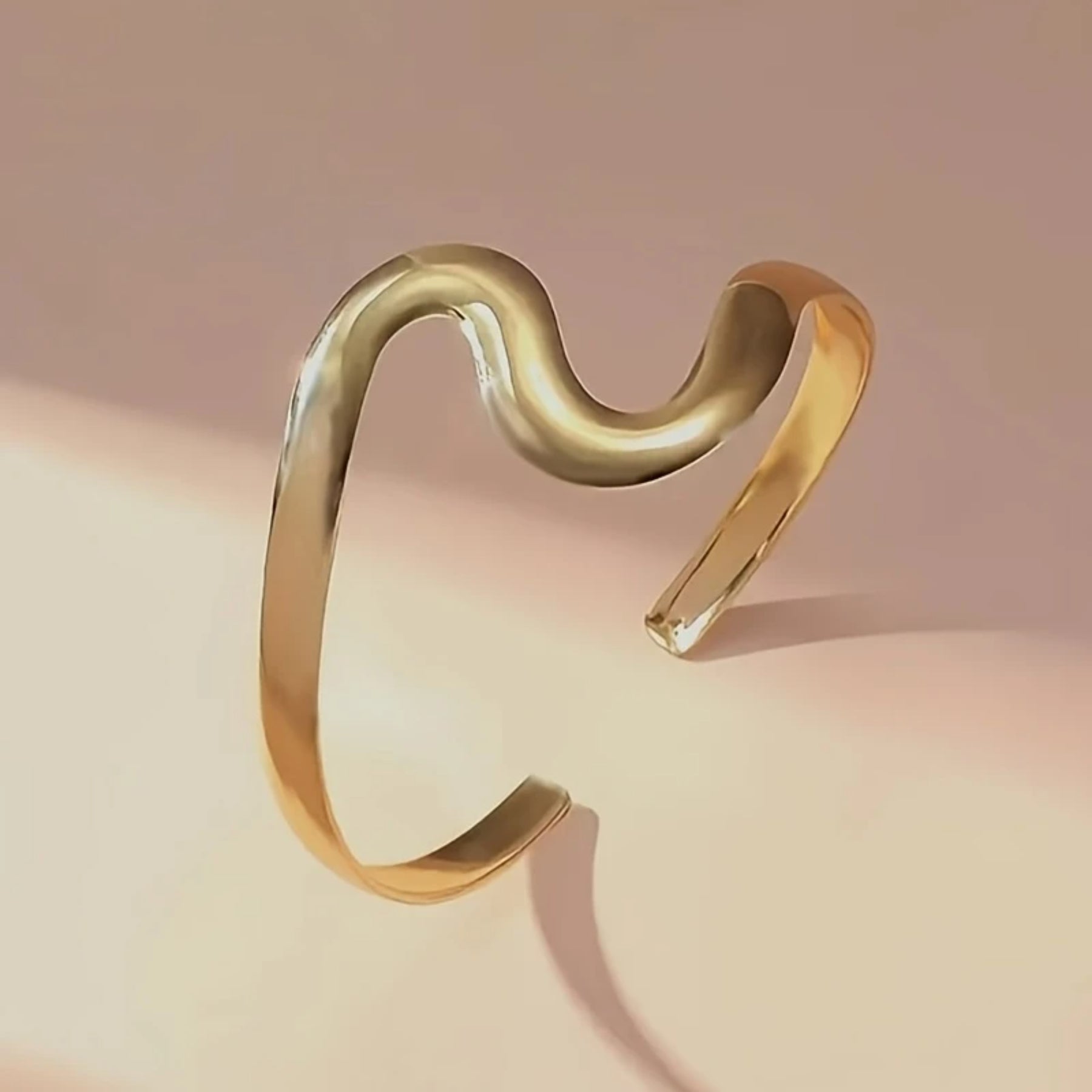 Trendiger und vielseitiger Armreif – Offenes Cuff