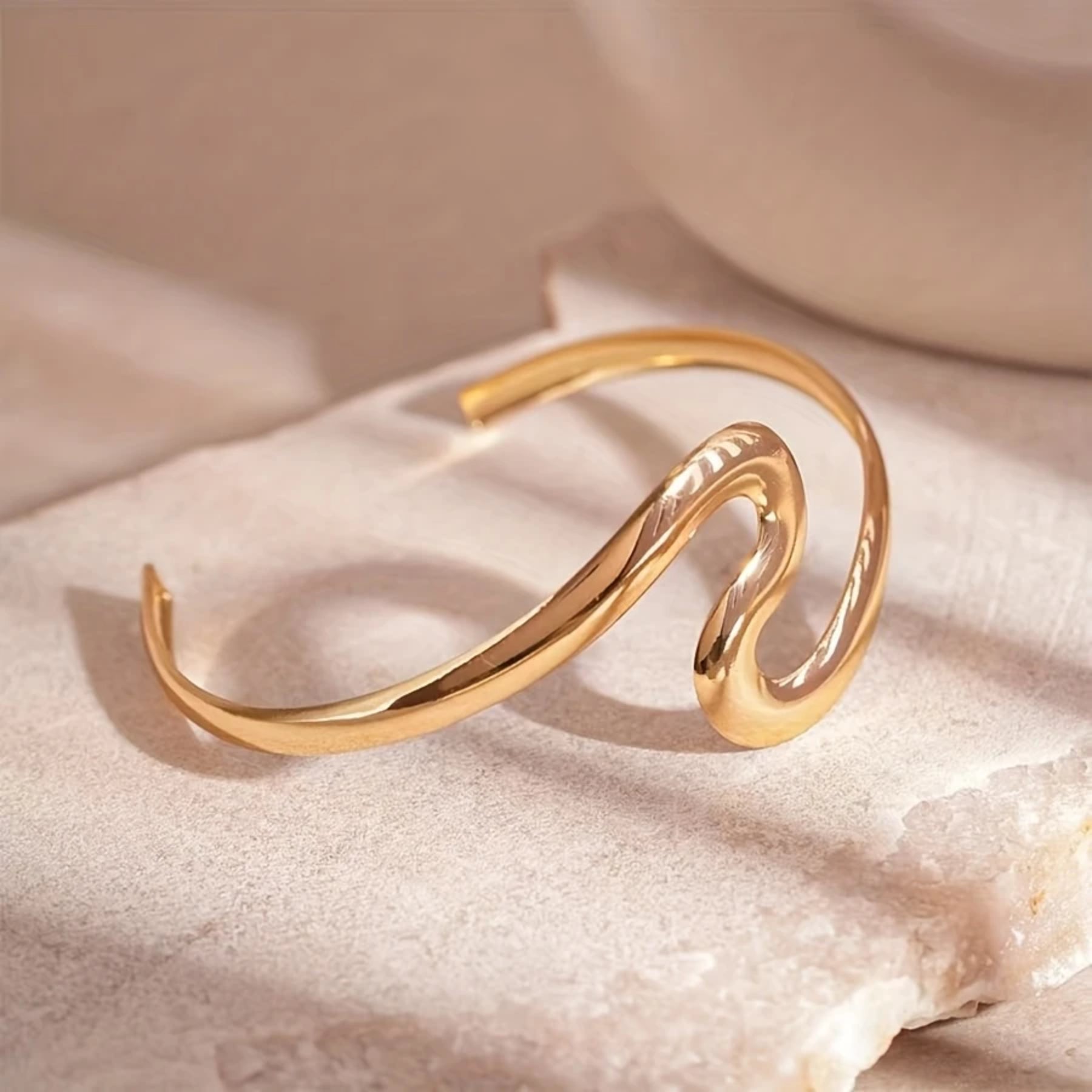 Trendiger und vielseitiger Armreif – Offenes Cuff