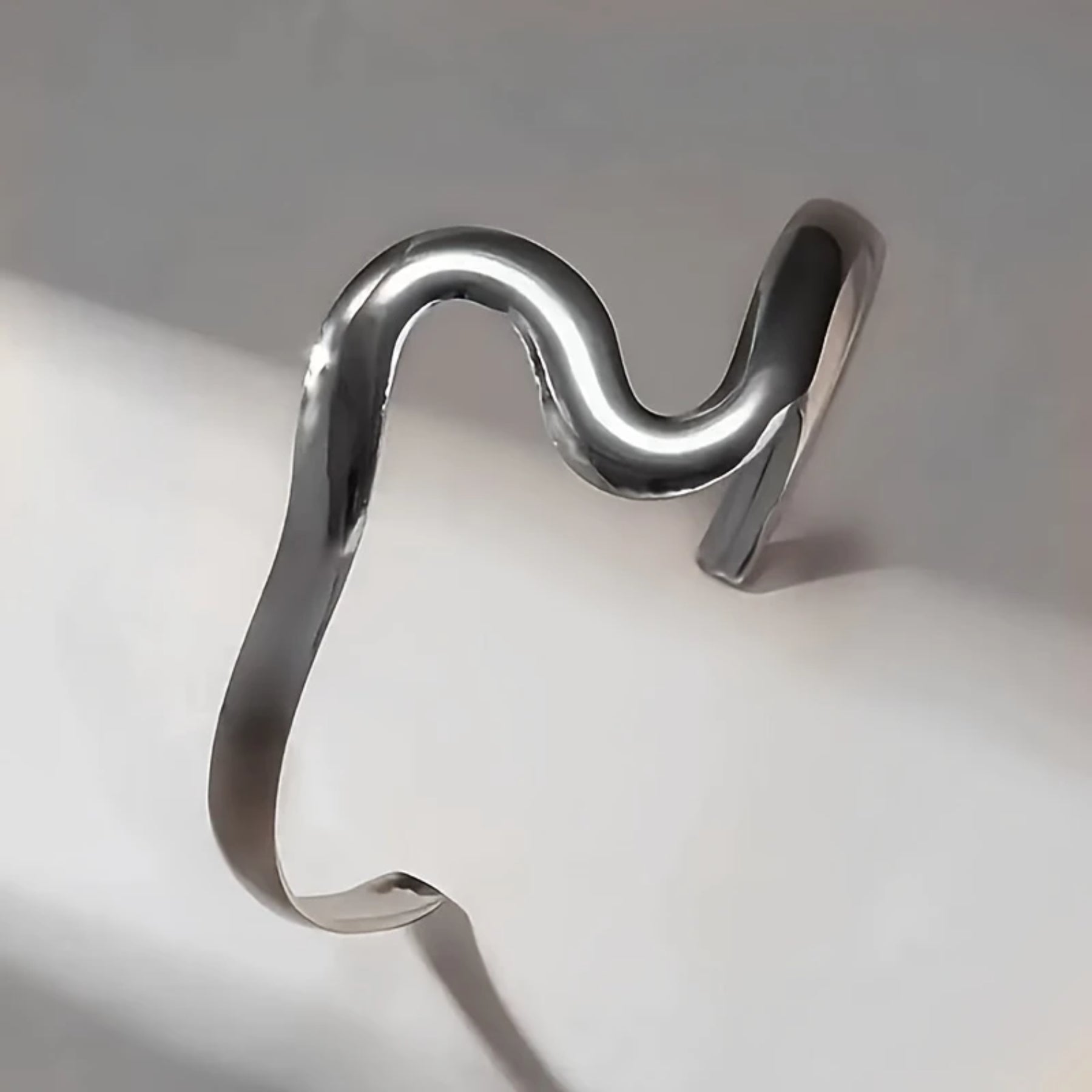 Trendiger und vielseitiger Armreif – Offenes Cuff